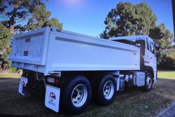 2017 U.D. Quon GW26 420 WHITE