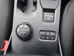 2024 Ford
Everest Ambiente