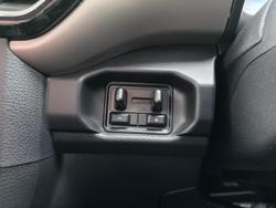 2024 Ford
Everest Ambiente