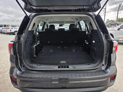 2024 Ford
Everest Ambiente