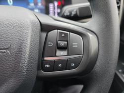 2024 Ford
Everest Ambiente