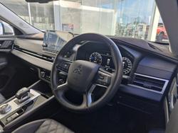 2024 Mitsubishi
Outlander Exceed