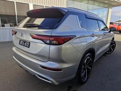 2024 Mitsubishi
Outlander Exceed