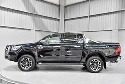 2022 Toyota
Hilux SR5