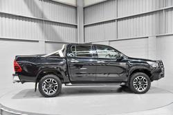 2022 Toyota
Hilux SR5
