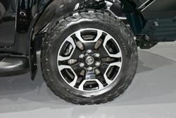 2022 Toyota
Hilux SR5