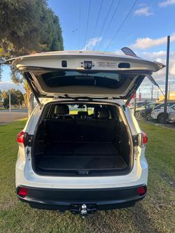 2019 Toyota
                Kluger GXL