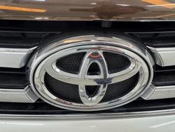 2017 Toyota Hilux SR5 GUN126R 4X4 Dual Range Crystal Pearl