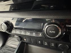 2017 Toyota Hilux SR5 GUN126R 4X4 Dual Range Crystal Pearl