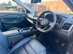 2024 Nissan
                X-TRAIL ST-L