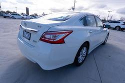 2013 Nissan
                Altima ST