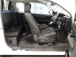 2020 Toyota
Hilux SR