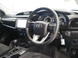 2020 Toyota
Hilux SR