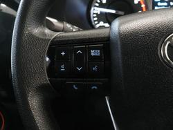 2020 Toyota
Hilux SR