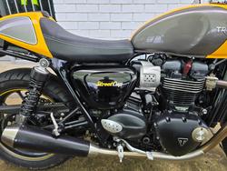 2017 Triumph STREET CUP Yellow
