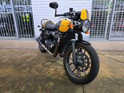 2017 Triumph STREET CUP Yellow