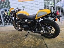2017 Triumph STREET CUP Yellow