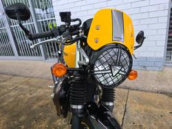 2017 Triumph STREET CUP Yellow