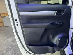 2018 Toyota
Hilux SR5
