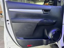 2018 Toyota
Hilux SR5