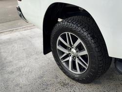 2018 Toyota
Hilux SR5