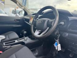2016 Toyota
Hilux Workmate