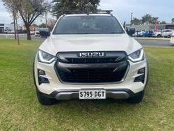 2022 Isuzu
D-MAX X-TERRAIN