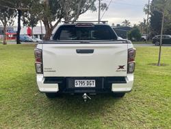 2022 Isuzu
D-MAX X-TERRAIN