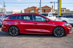 2020 Ford
Focus ST-Line