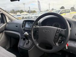 2019 Hyundai
                iLoad 