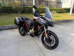 2024 Ducati
Multistrada V4S Grand Tour