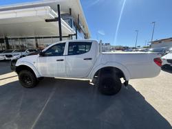 2015 Mitsubishi
Triton GLX