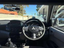 2015 Mitsubishi
Triton GLX