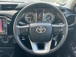 2023 Toyota
Hilux SR
