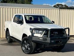 2023 Toyota
Hilux SR