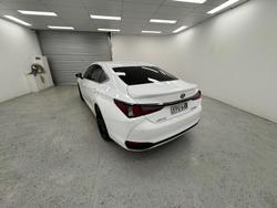 2022 Lexus ES 300h F Sport AXZH10R White Nova