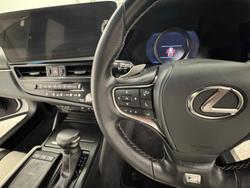 2022 Lexus ES 300h F Sport AXZH10R White Nova