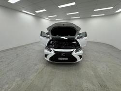 2022 Lexus ES 300h F Sport AXZH10R White Nova