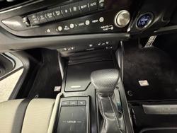 2022 Lexus ES 300h F Sport AXZH10R White Nova