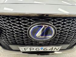 2022 Lexus ES 300h F Sport AXZH10R White Nova