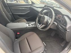 2025 Mazda
3 G20 Evolve