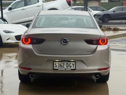 2025 Mazda
3 G20 Evolve
