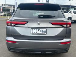 2022 Mitsubishi Outlander ES
