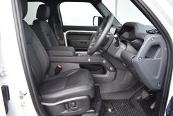 2025 Land Rover
Defender 110 D350 X-Dynamic SE
