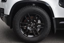 2025 Land Rover
Defender 110 D350 X-Dynamic SE