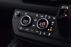 2025 Land Rover Defender 110 D350 X-Dynamic SE L663 MY25.5 AWD Fuji White