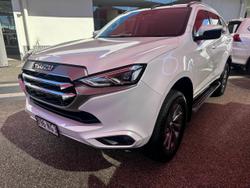 2022 Isuzu
MU-X LS-U