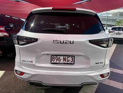 2022 Isuzu
MU-X LS-U