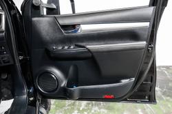 2021 Toyota
Hilux SR5