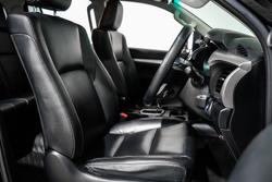 2021 Toyota
Hilux SR5